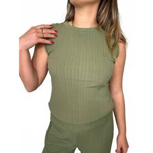 NEW PHIE COLLECTIVE knit short sleeve top in olive